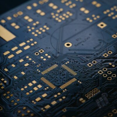 A indústria de eletrônicos está se aproximando de um limite quanto ao número de transistores que podem ser compactados na superfície de um chip.